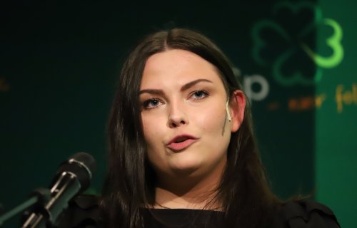 Andrine Hanssen-Seppola gjenvalgt som senterungdomsleder Andrine Hanssen-Seppola gjenvalgt som senterungdomsleder