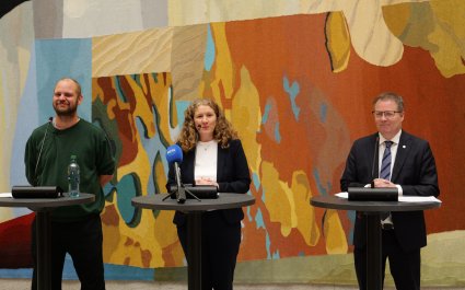 finanspolitiske talspersonar Mímir Kristjánsson (R), Tuva Moflag (Ap) og Bjørn Arild Gram(Sp) 291125