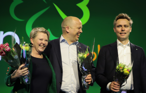 Senterpartiets ledelse er gjenvalgt Senterpartiets ledelse er gjenvalgt