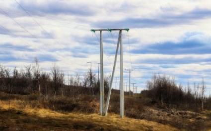 2025  Strømledninger langs vei, Finnmark