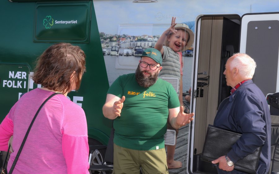 2025_Valgkampstand_i_Alta_Finnmark_SEN_23786_Foto_Ragne_Lysaker