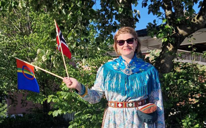 Guri Rebecca Nilsen med flagg