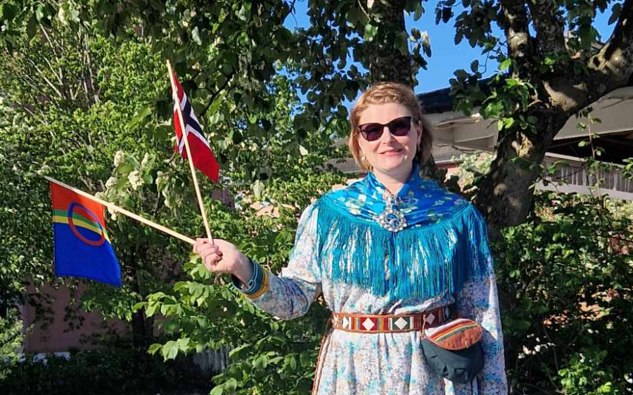 Guri Rebecca Nilsen med flagg