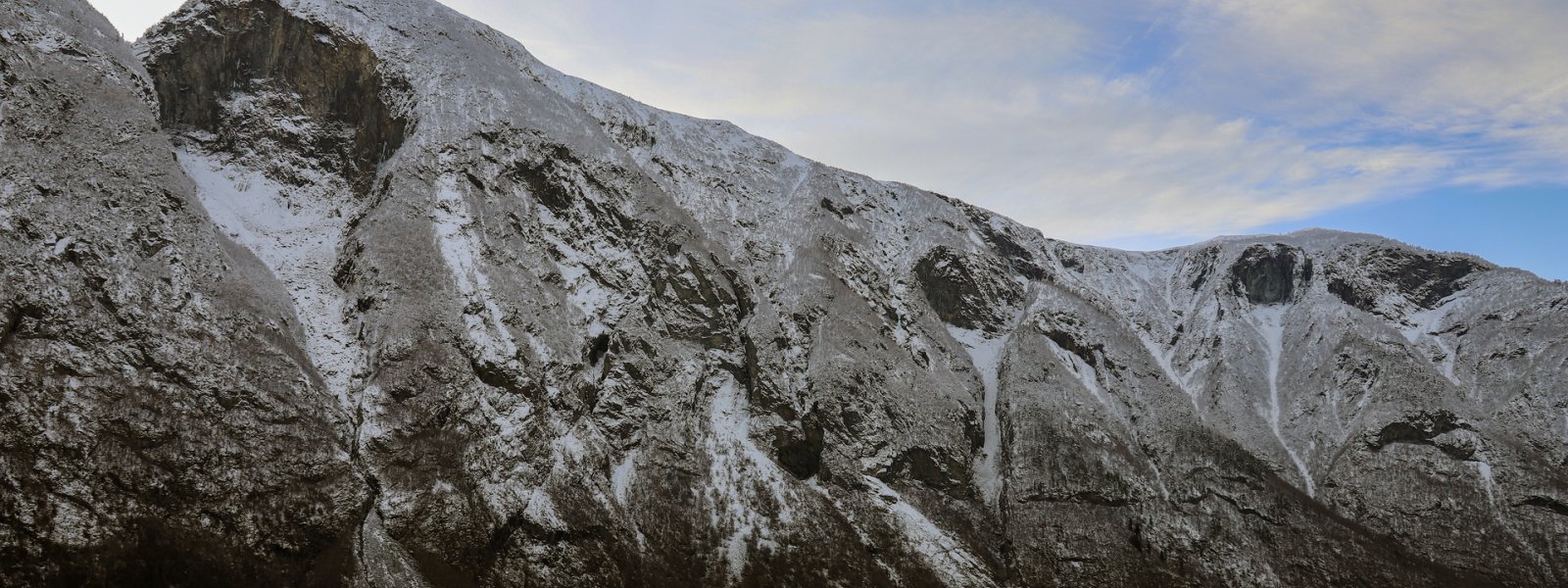 2019 - Landskap med steinras, Årdal, Sogn og Fjordane