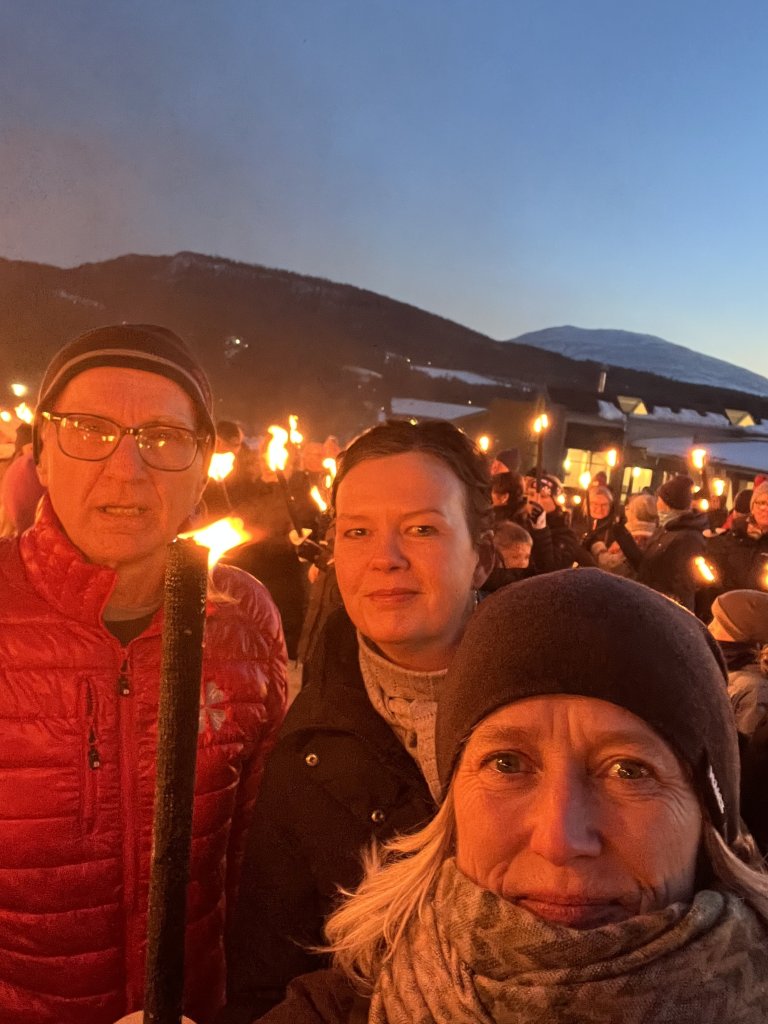 Aud Hove i fakkeltog