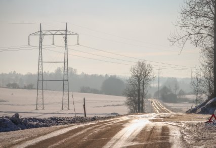 Flertall i fylkesutvalget for å gå imot fornybardirektivet, energieffektiviseringsdirektivet og byggdirektivet.