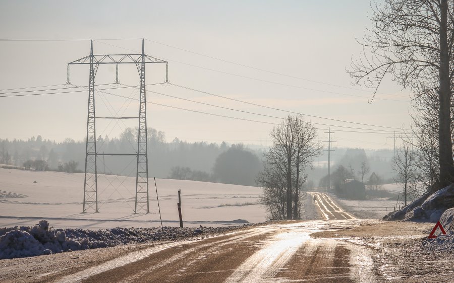 strøm-kraftlinje-kraft-hyspentmast-strmledning_28359653939_o