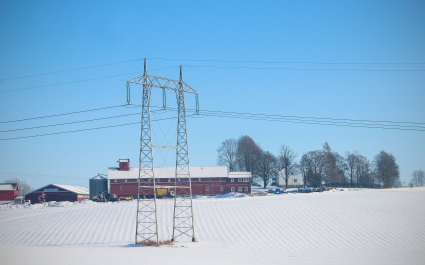 strøm-kraftlinje-kraft-hyspentmast-strmledning_28359657339_o