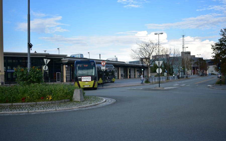 Buss ved sentralbanestasjonen 2