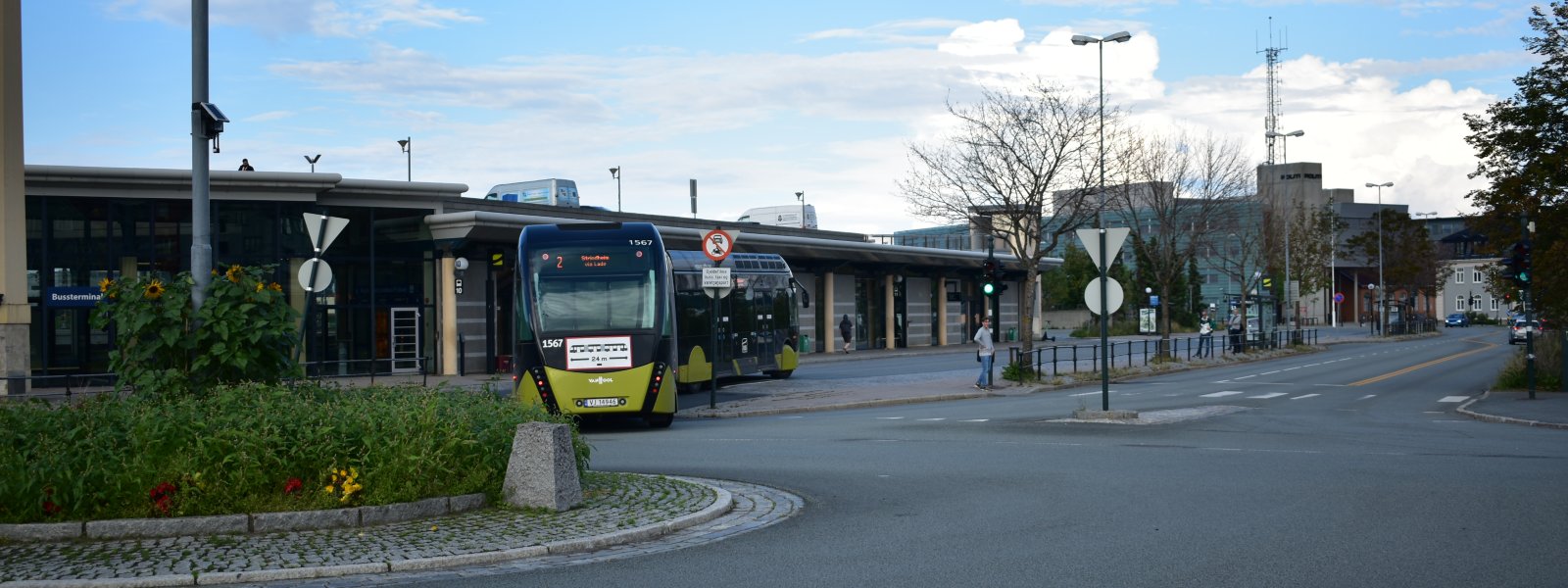 Buss ved sentralbanestasjonen 2
