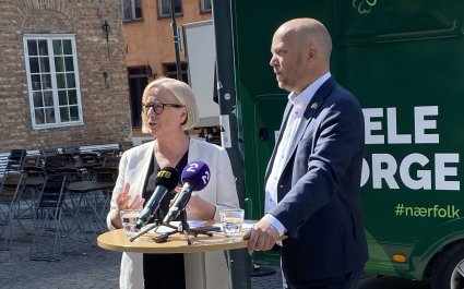 Trygve Slagsvold Vedum og Marit Arnstad PK 190625
