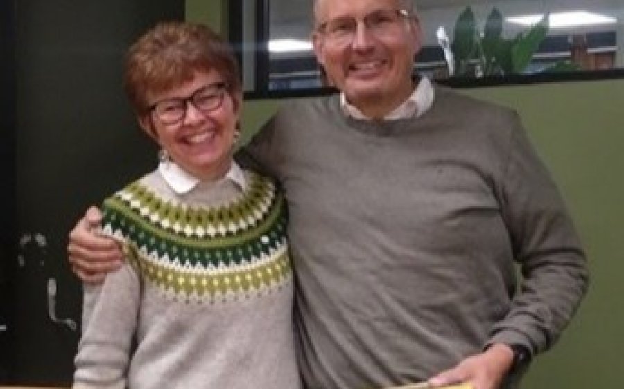 Styreleder Kathrine Kleveland og innleder Terje Riis-Johansen november 2025