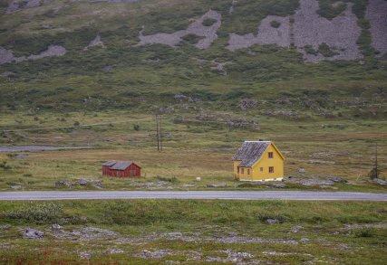 2020 Hus langs veien, Hasvik, Finnmark