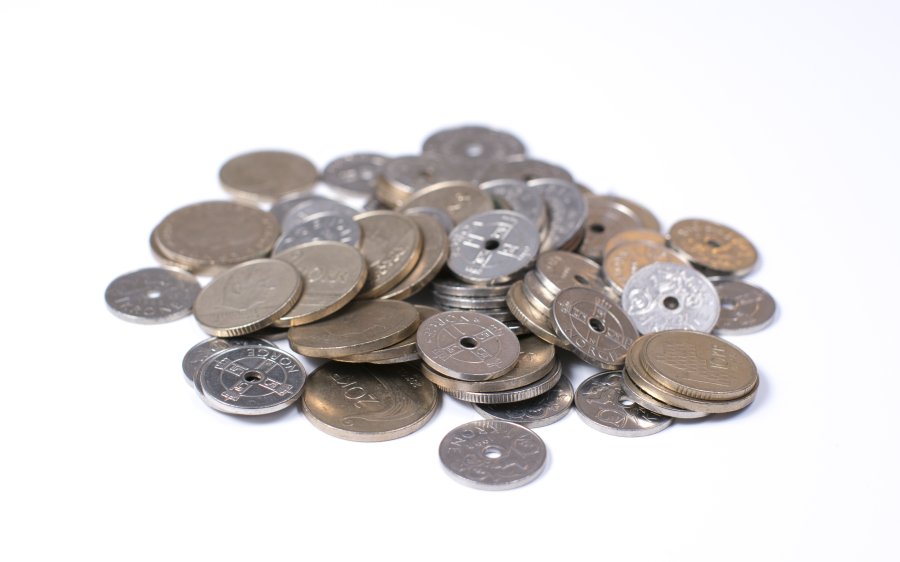 metal-money-button-crown-cash-silver-669787-pxhere.com